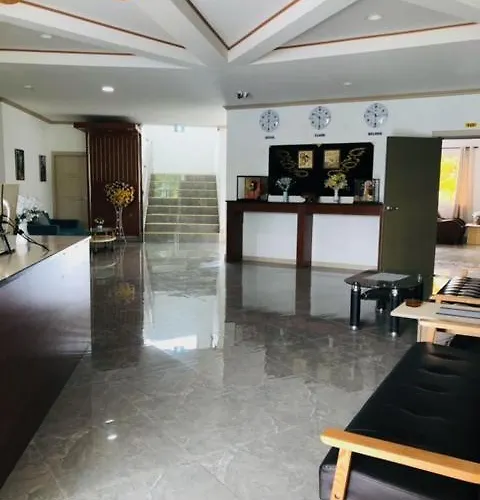 Grand Clark Hotel 3*