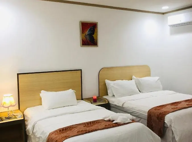 Grand Clark Manilla